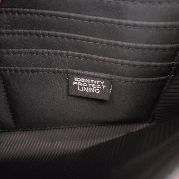 Tahari Identity Protect Lining Wallet. - Picture 6 of 8